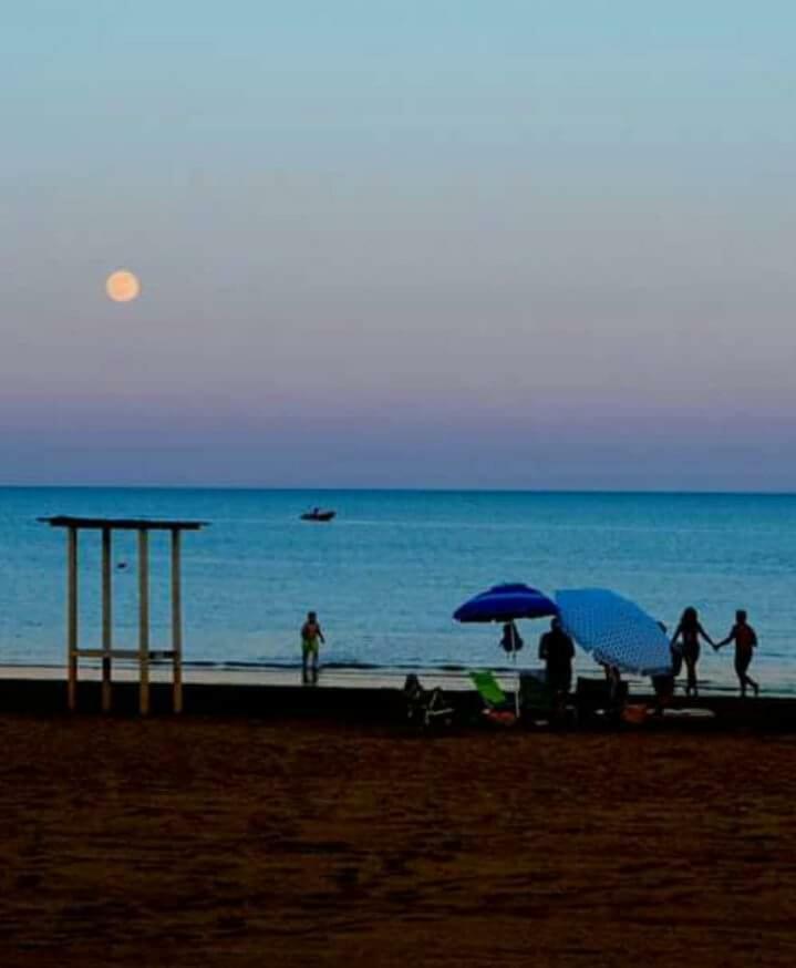 Вілла A Pozzallo Vicino Al Mare Екстер'єр фото